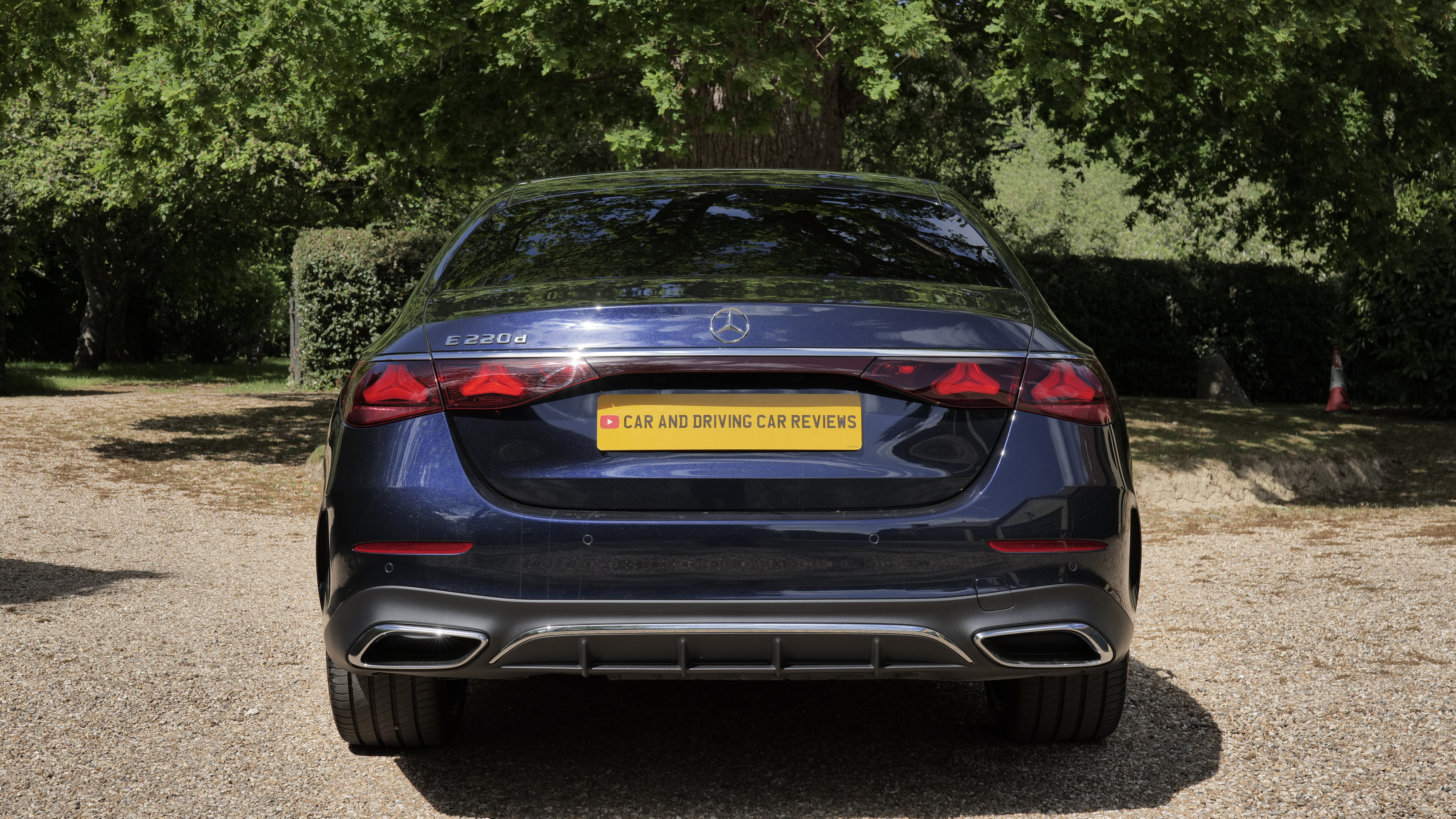 MERCEDES-BENZ E CLASS DIESEL ESTATE E220d Exclusive Premium 5dr 9G-Tronic